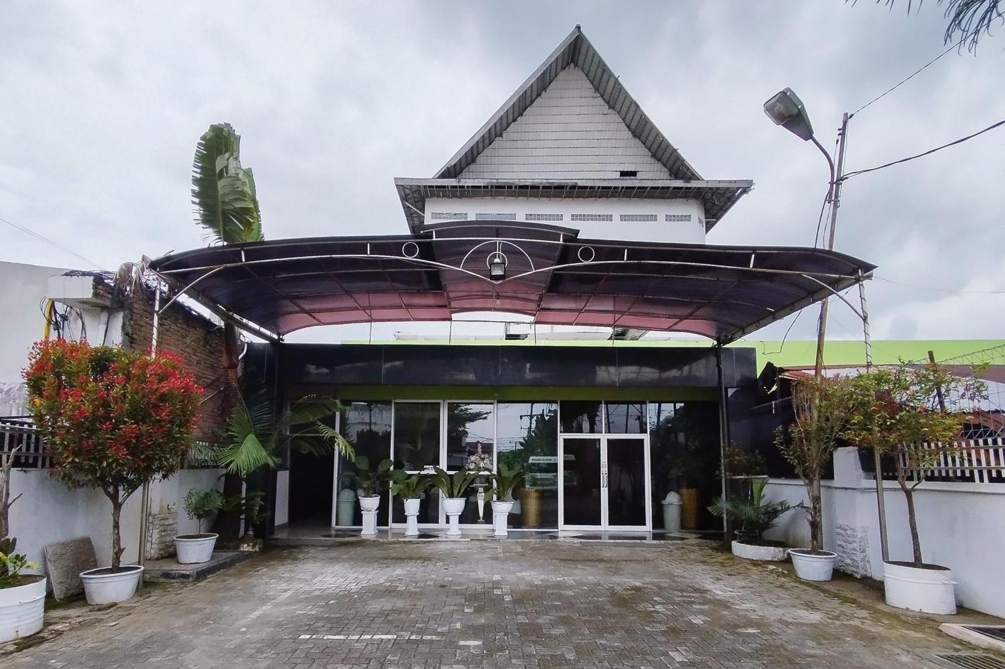 Reddoorz Near Focal Point Medan Hotel Sunggal Exterior foto