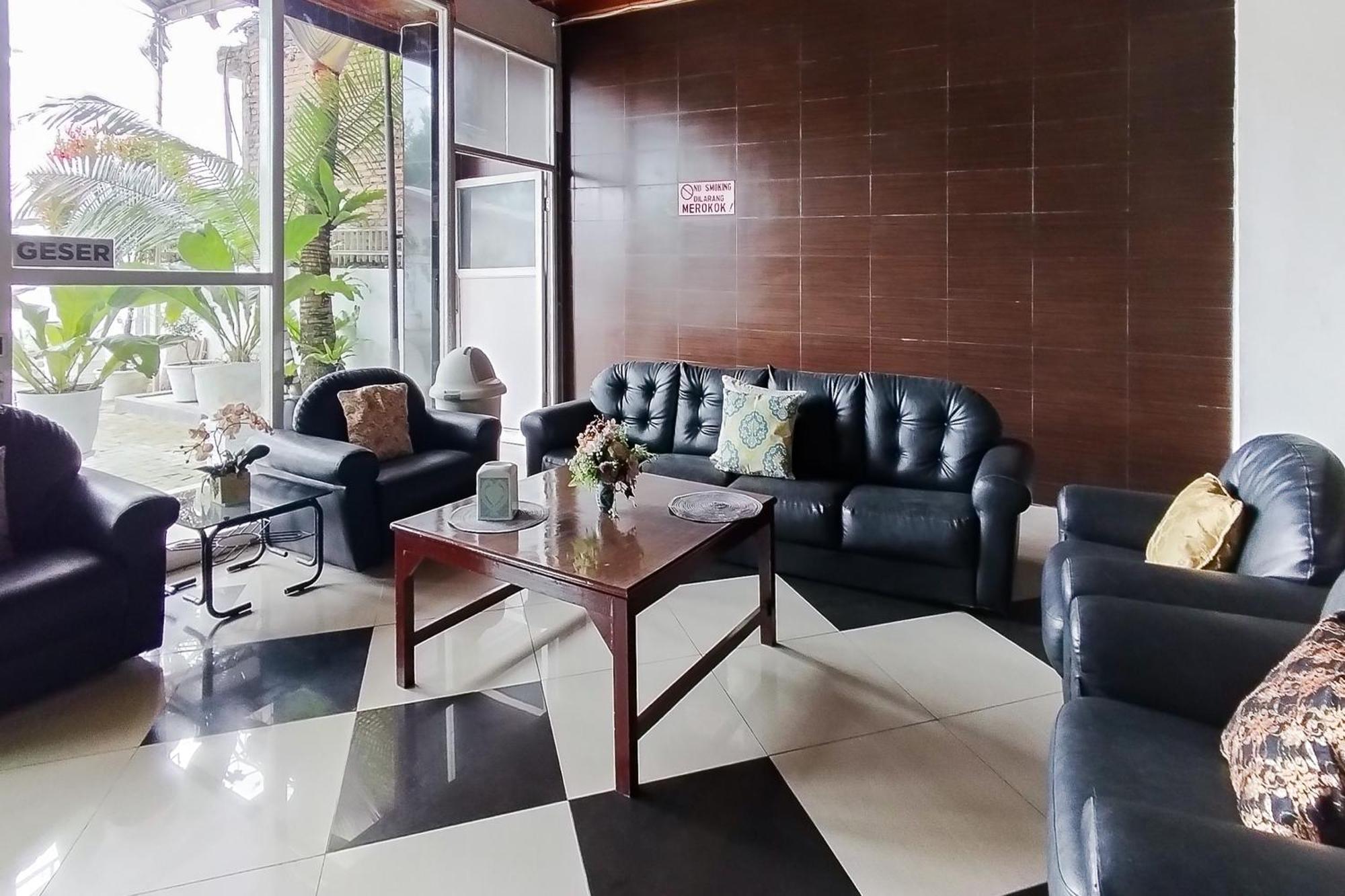 Reddoorz Near Focal Point Medan Hotel Sunggal Exterior foto